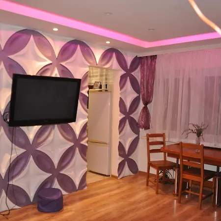 Lawendowe Swiatlo - Przy Stacji Metra