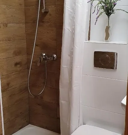 Lawendowe Swiatlo - Przy Stacji Metra Apartamento *