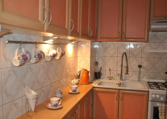 Lawendowe Swiatlo - Przy Stacji Metra Apartment