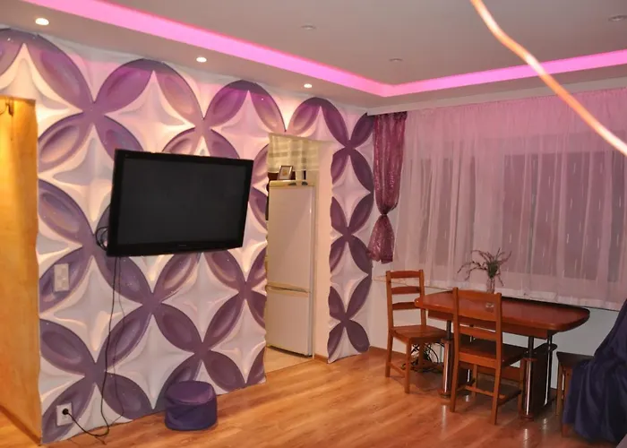 Lawendowe Swiatlo - Przy Stacji Metra