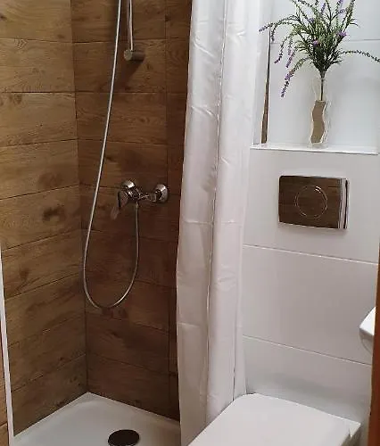 Lawendowe Swiatlo - Przy Stacji Metra Apartment *