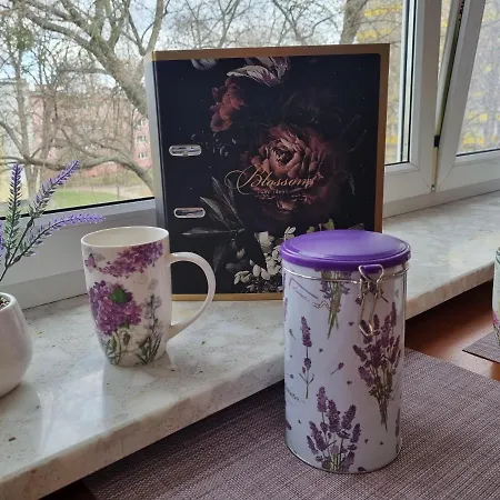 Lawendowe Swiatlo - Przy Stacji Metra